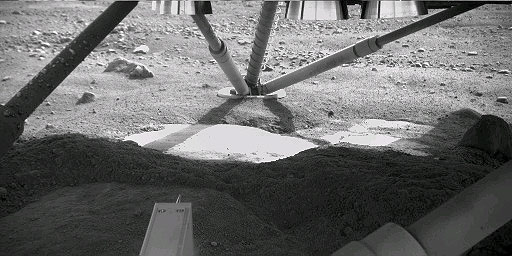 New Images From Phoenix Lander May Show Martian Ice